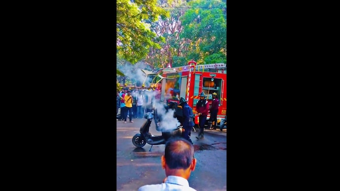 Ola electric scooter fire in Pune